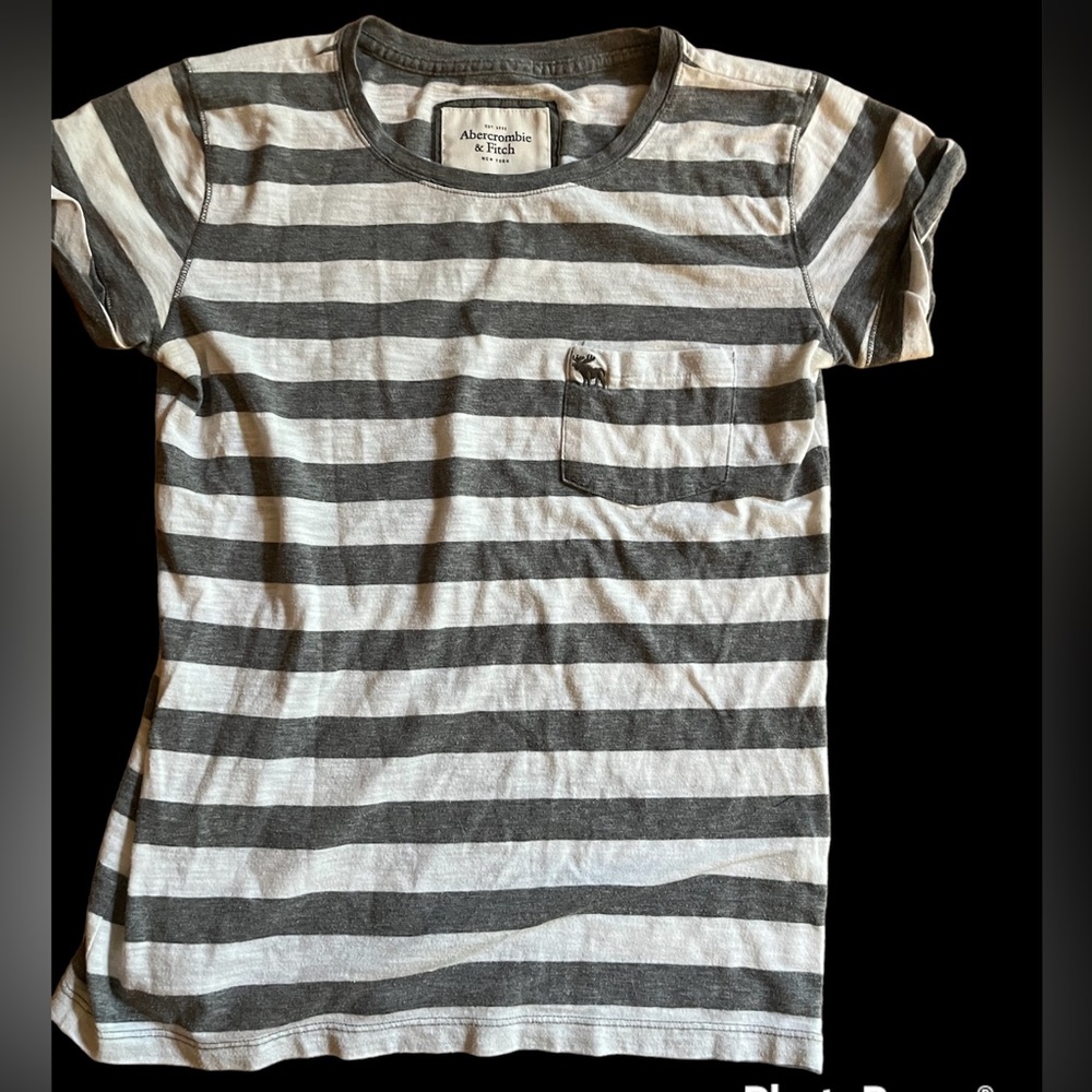 Abercrombie & Fitch small striped short sleeve shirt